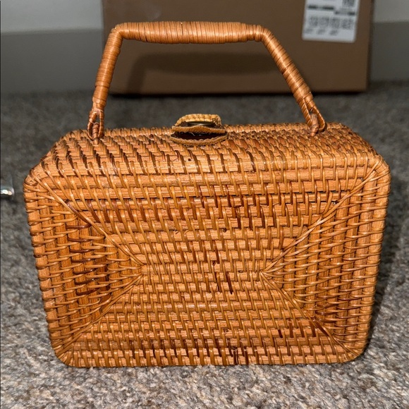 Woven Tan Handbag - Picture 4 of 4